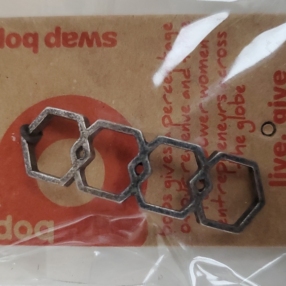 Boutique Swap Bops Adornment Charm Four Hexagons Any Necklace or Bracelet - Picture 4 of 6